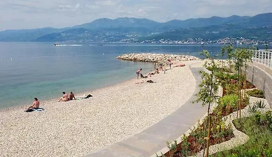 Wohnung In Rijeka Mit Terrasse Und Grill 0*,