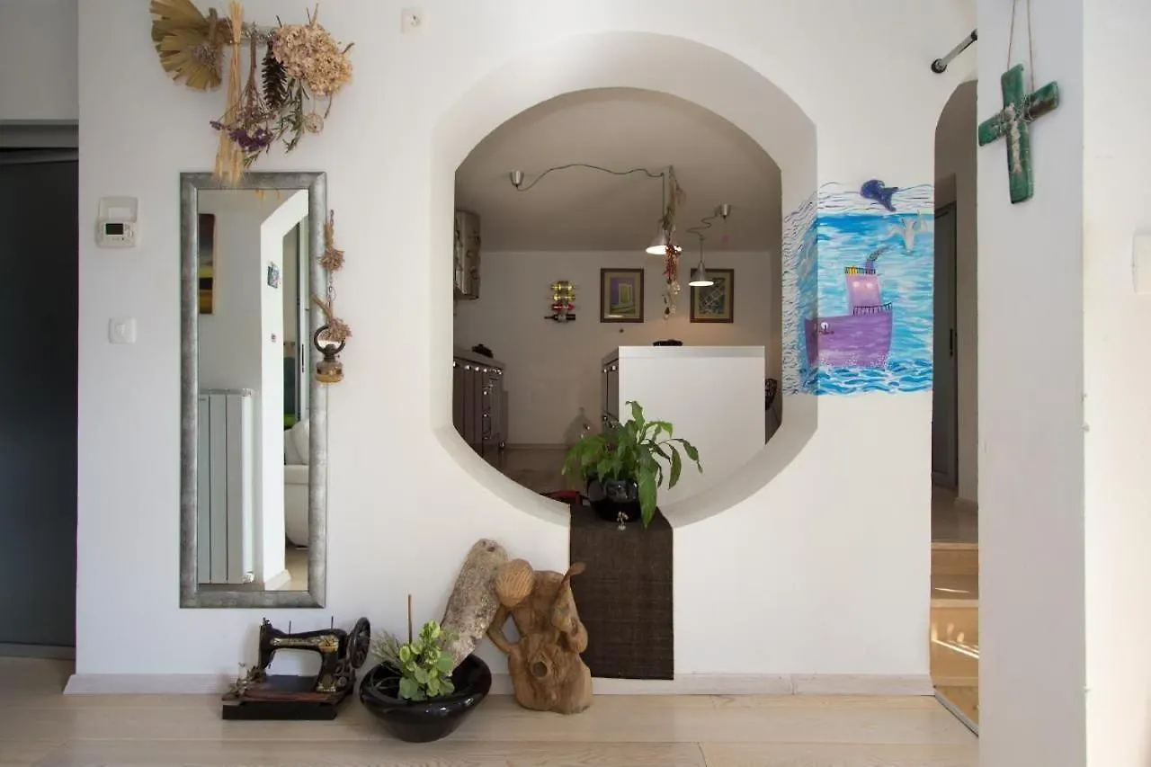 Wohnung In Rijeka Mit Terrasse Und Grill